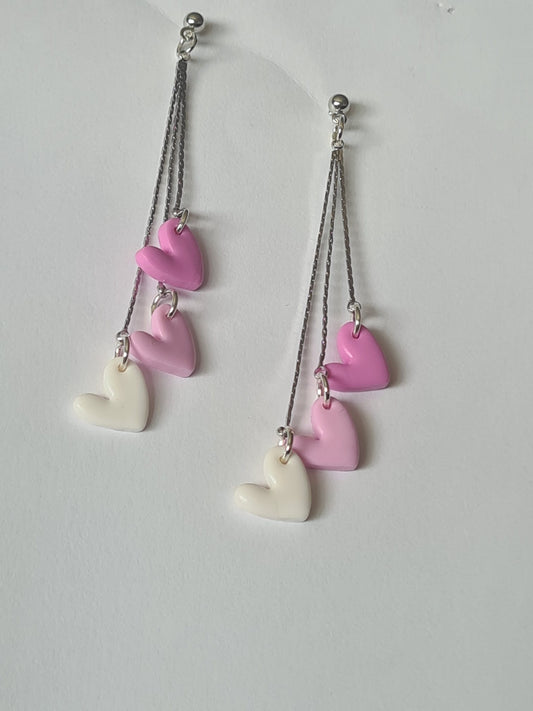 Pendientes Corazones Colgantes Multicolor — Rosa & Blanco Pastel