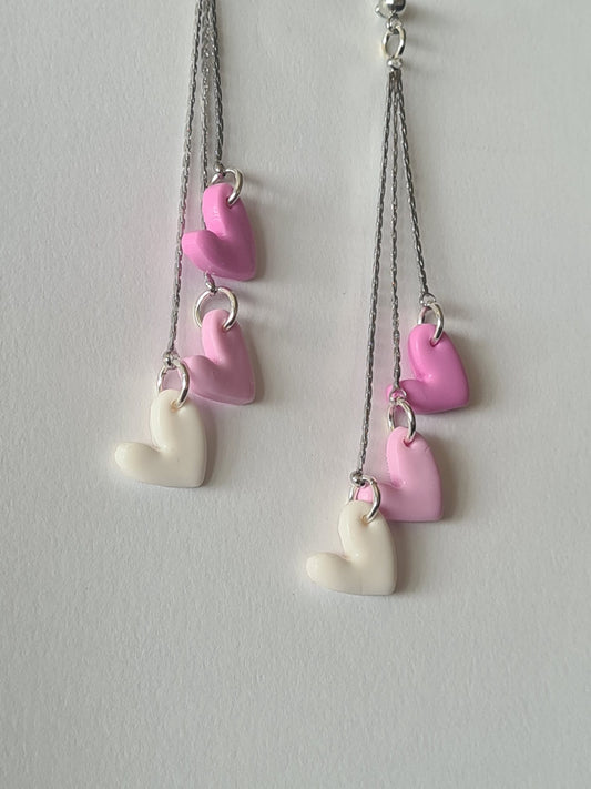 Pendientes Corazones Colgantes Multicolor — Rosa & Blanco Pastel