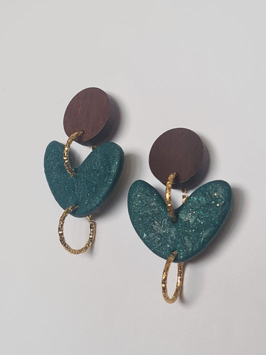 Pendientes Artesanales Doble Círculo Verde y Madera con Aros Dorados