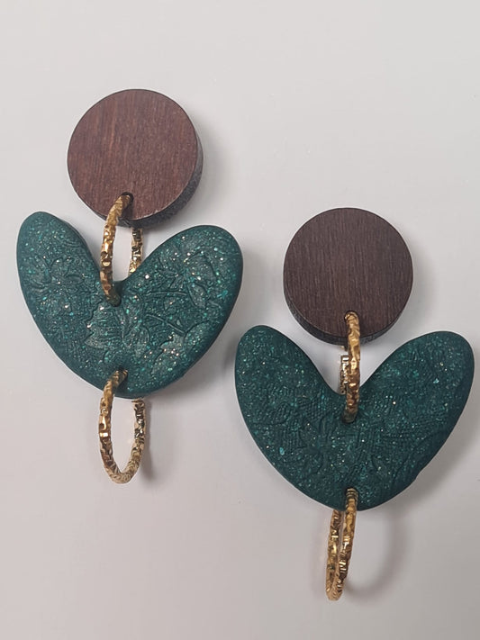 Pendientes Artesanales Doble Círculo Verde y Madera con Aros Dorados